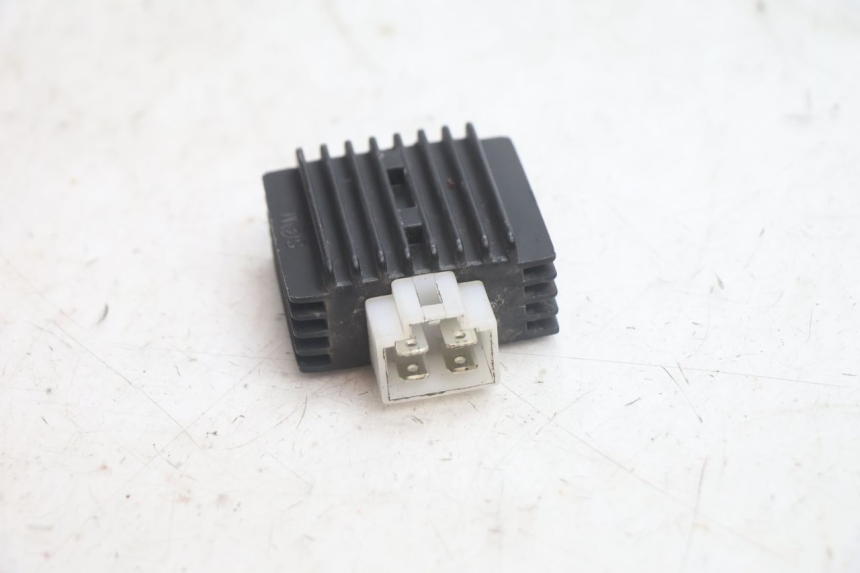 photo de REGULADOR DE CARGA JM MOTORS EVOLIS 4T 50 (2018 - 2022) - Zoom estado de uso
