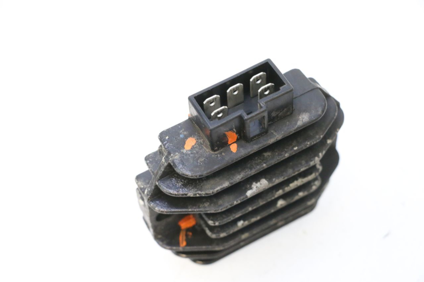 photo de REGULADOR DE CARGA KEEWAY F-ACT FACT EVO 50 (2020 - 2026) - Zoom estado de uso