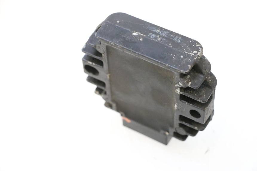 photo de REGULADOR DE CARGA KEEWAY F-ACT FACT EVO 50 (2020 - 2026) - Primer plano técnico