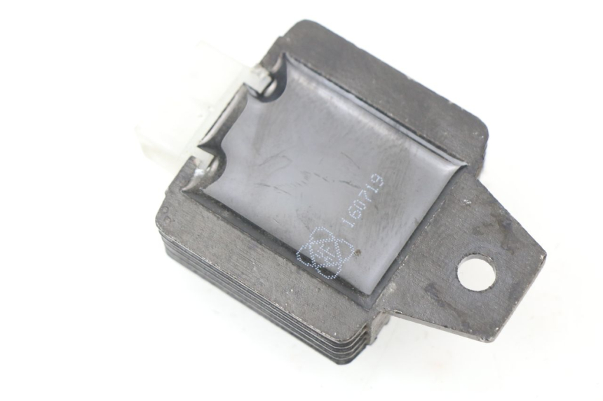 photo de REGULADOR DE CARGA TNT MOTOR FASTINO 4T 50 (2013 - 2019) - Detalle de la pieza