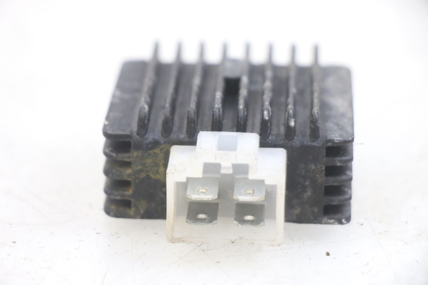 photo de REGULADOR DE CARGA TNT MOTOR FASTINO 4T 50 (2013 - 2019) - Detalle de la pieza