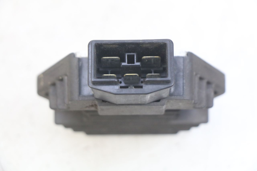 photo de REGULADOR DE CARGA HONDA FES PANTHEON 2T 125 (1998 - 2002) - Detalle de la pieza