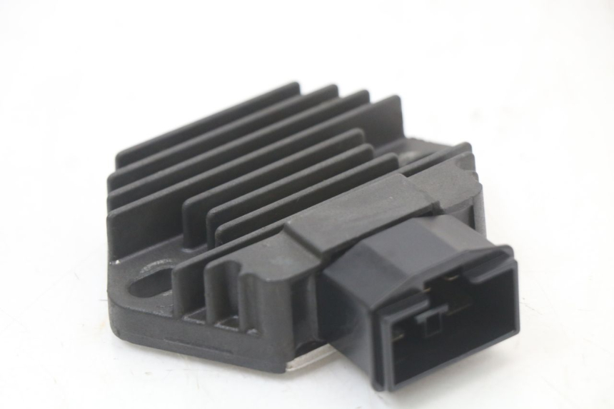 photo de REGULADOR DE CARGA HONDA FES PANTHEON 2T 125 (1998 - 2002) - Detalle de la pieza