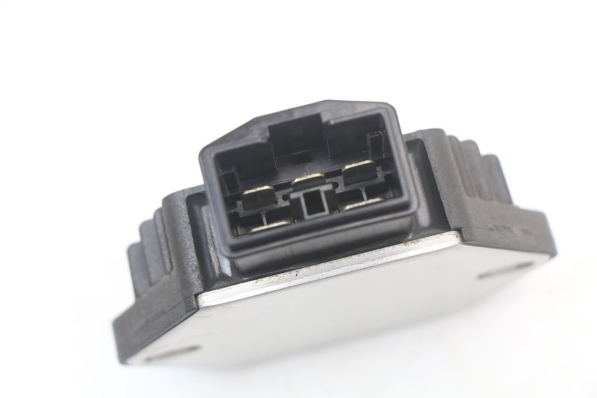 photo de REGULADOR DE CARGA HONDA FES PANTHEON 2T 125 (1998 - 2002) - Zoom estado de uso