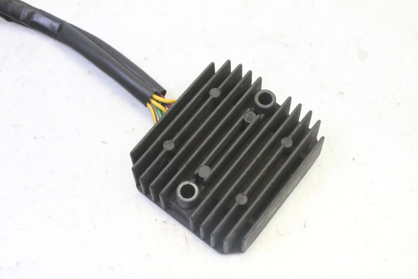 photo de REGULADOR DE CARGA HONDA FES S-WING SWING ABS 125 (2007 - 2015) - Detalle de la pieza
