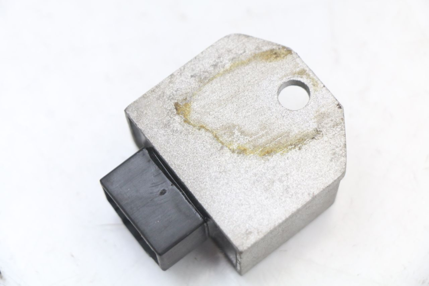 photo de REGULADOR DE CARGA SYM FIDDLE 2 50 (2008 - 2013) - Otra perspectiva