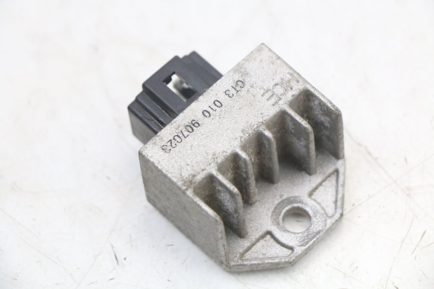 photo de REGULADOR DE CARGA SYM FIDDLE 2 50 (2008 - 2013) - Detalle de la pieza