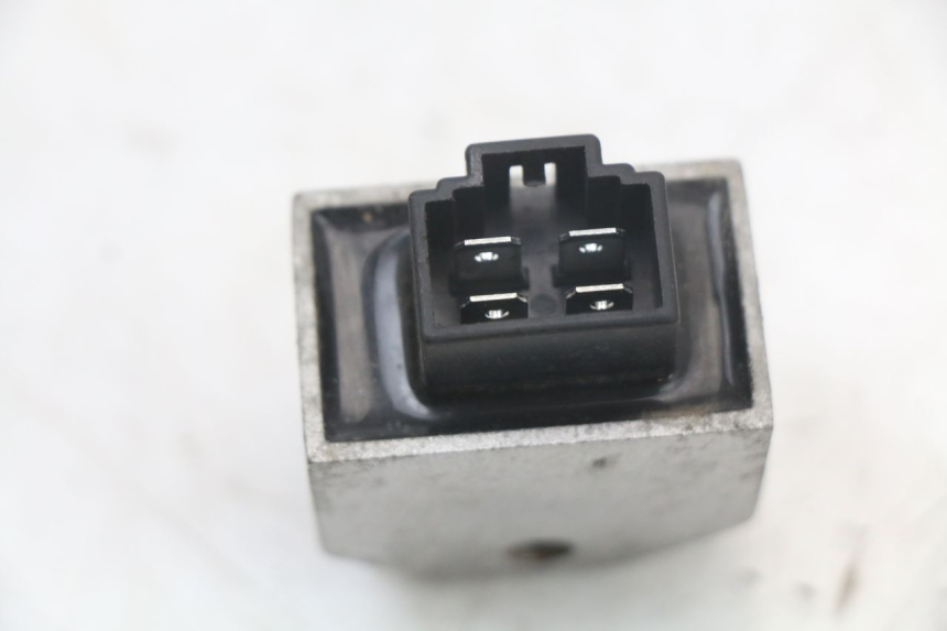 photo de REGULADOR DE CARGA SYM FIDDLE 2 50 (2008 - 2013) - Zoom estado de uso