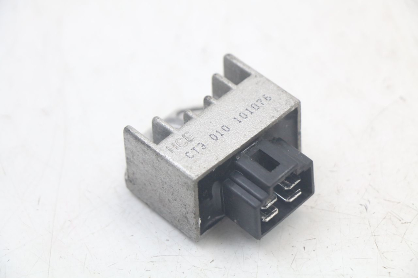 photo de REGULADOR DE CARGA SYM FIDDLE 2 50 (2008 - 2013) - Detalle de la pieza