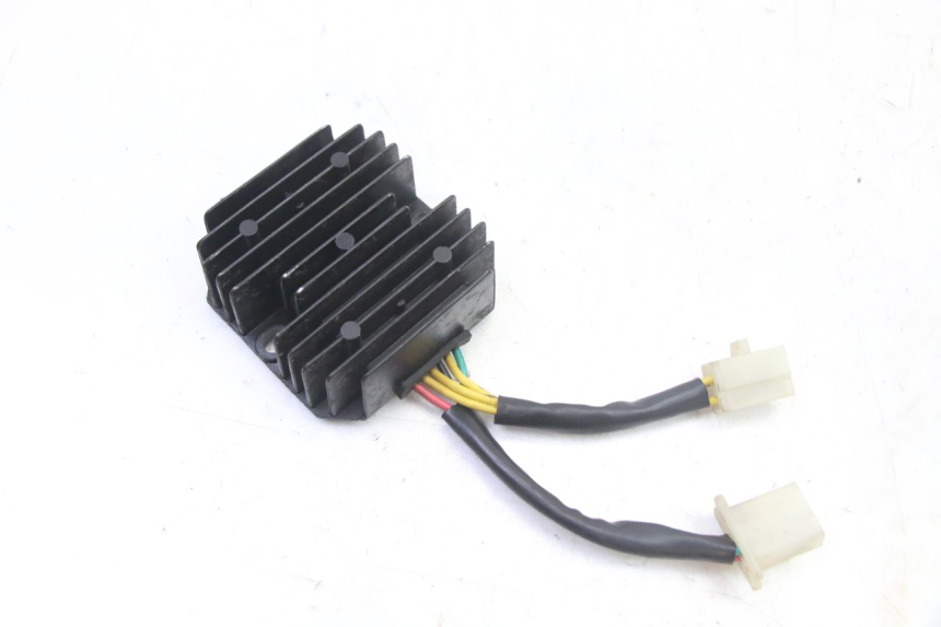 photo de REGULADOR DE CARGA SYM FIDDLE 3 III 125 (2014 - 2020) - Detalle de la pieza