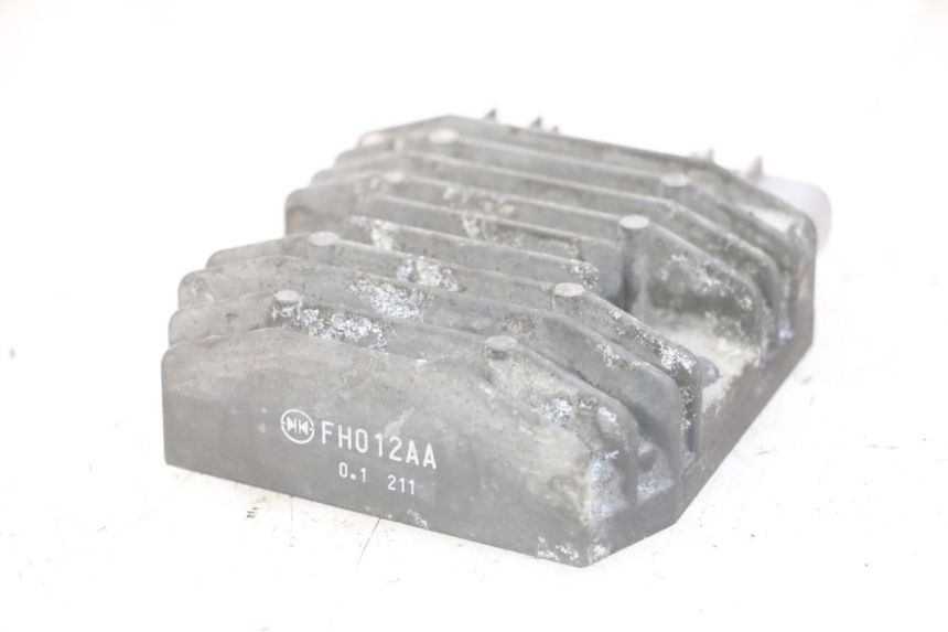 photo de REGULADOR DE CARGA YAMAHA FJR ABS 1300 (2006 - 2012) - Detalle de la pieza