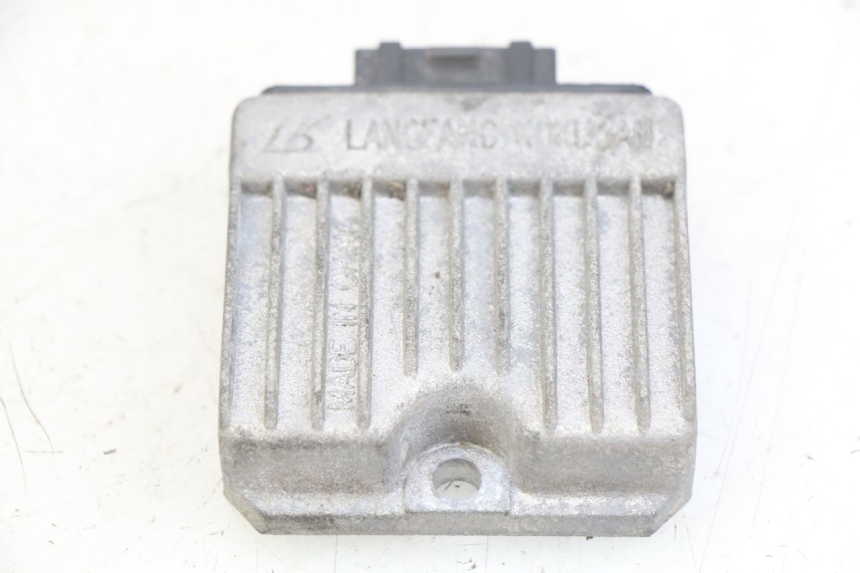 photo de REGULADOR DE CARGA PIAGGIO FLY 4T 50 (2013 - 2017) - Zoom estado de uso