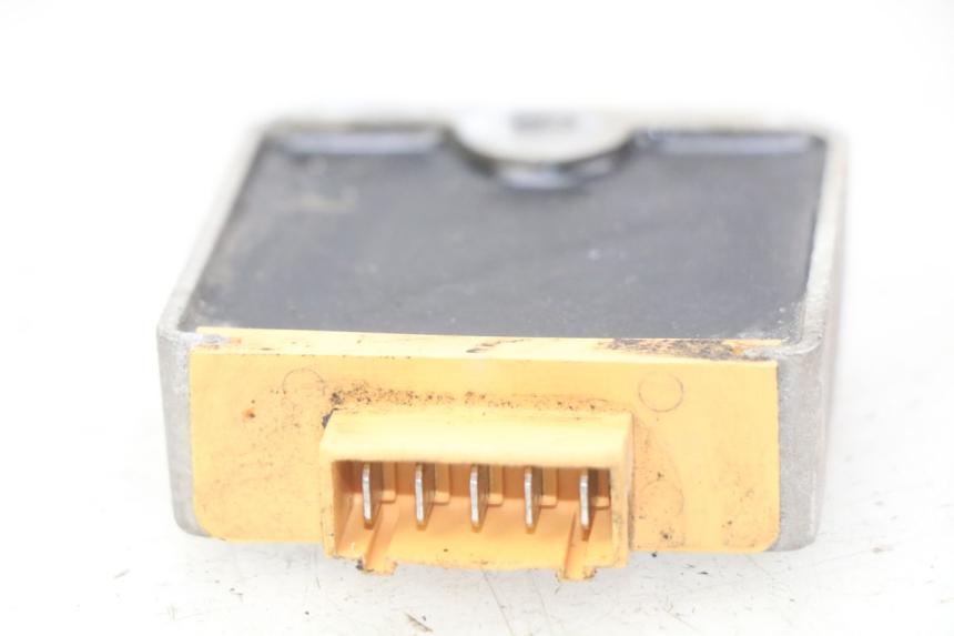 photo de REGULADOR DE CARGA PIAGGIO FLY 100 (2006 - 2010) - Detalle de la pieza