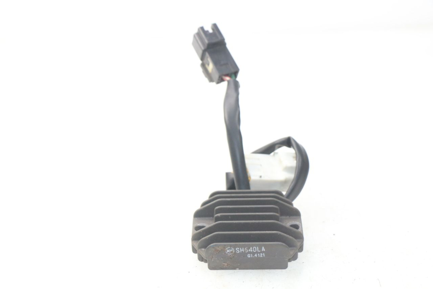 photo de REGULADOR PIAGGIO FLY IE 125 (2012 - 2017) - Primer plano técnico