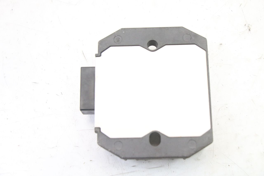 photo de REGULADOR YAMAHA FZ6 FAZER S2 600 (2007 - 2011) - Otra perspectiva