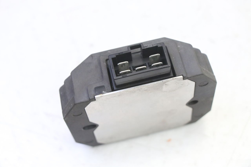 photo de REGULADOR YAMAHA FZ6 FAZER S2 600 (2007 - 2011) - Zoom estado de uso