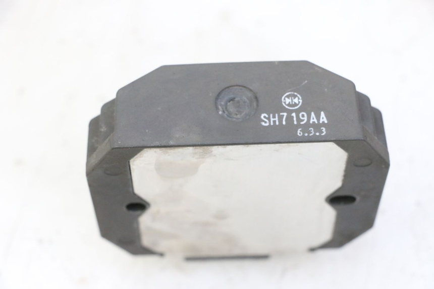 photo de REGULADOR YAMAHA FZ6 N FAZER 600 (2004 - 2006) - Detalle de la pieza