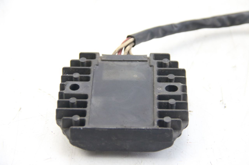 photo de REGULADOR DE CARGA YAMAHA FZS FAZER 600 (2001 - 2003) - Detalle de la pieza