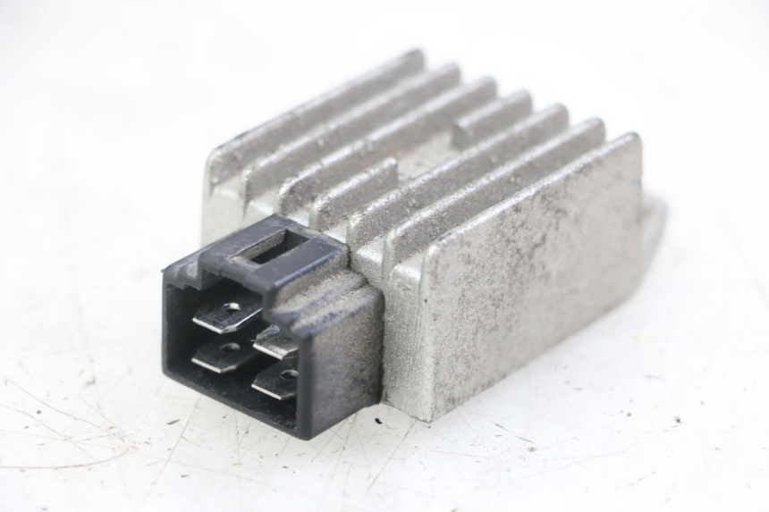 photo de REGULADOR GOES WIKI 125 (2010 - 2015) - Detalle de la pieza