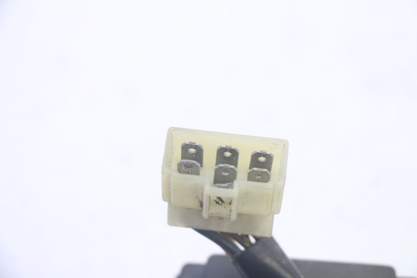 photo de REGULADOR KAWASAKI GPX R WARBIRD 600 (1988 - 1993) - Primer plano técnico