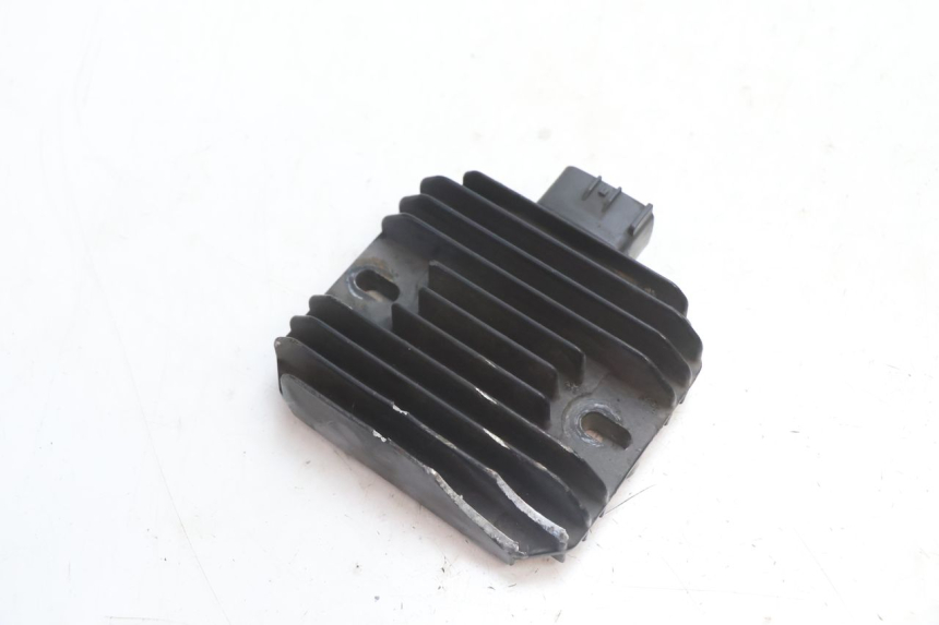 photo de REGULADOR SUZUKI GSR 600 (2005 - 2012) - Detalle de la pieza