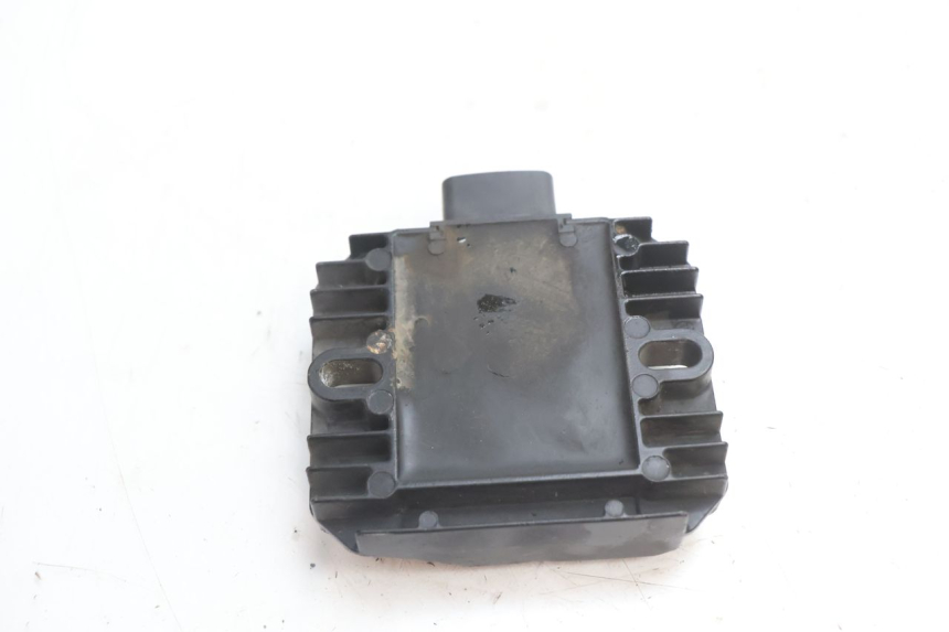 photo de REGULADOR SUZUKI GSR 600 (2005 - 2012) - Primer plano técnico