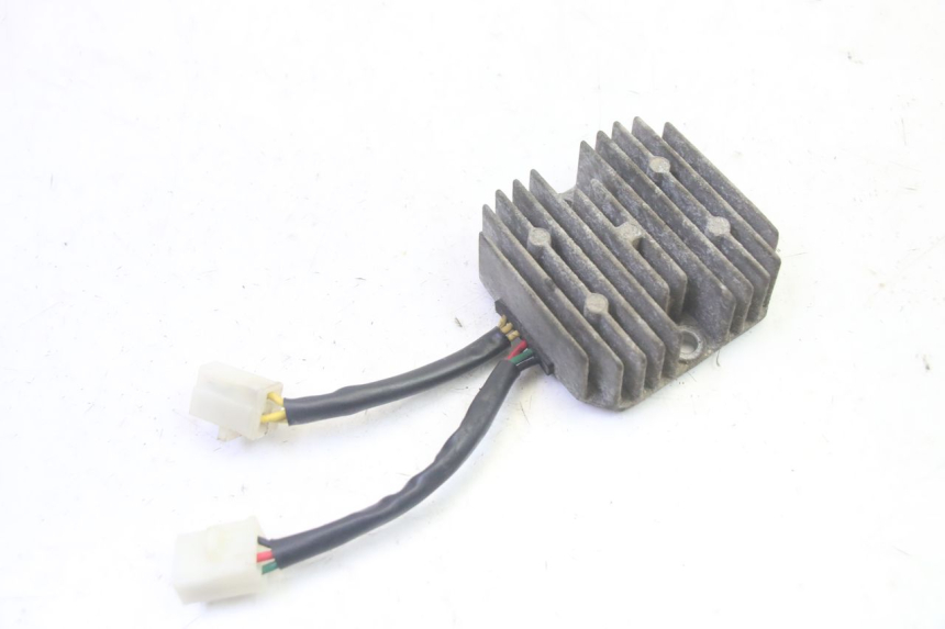 photo de REGULADOR SYM GTS EVO 125 (2009 - 2013) - Zoom estado de uso