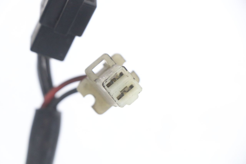 photo de REGULADOR SUZUKI GZ MARAUDER 125 (1998 - 2004) - Primer plano técnico