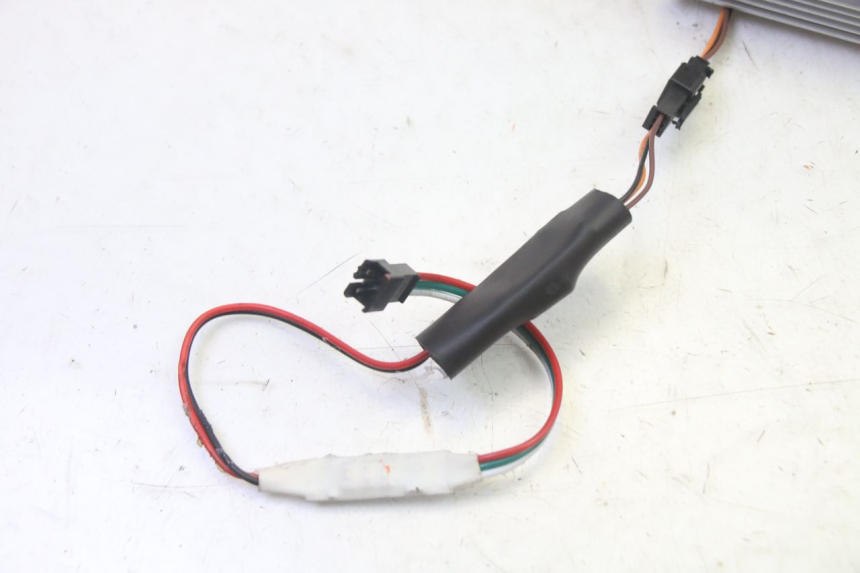 photo de REGULADOR HITWAY H5 1 - Detalles de los puntos de fijación