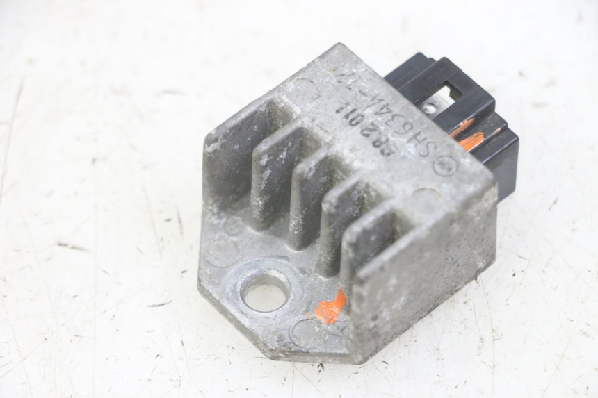 photo de REGULADOR PEUGEOT JET FORCE CARBU 50 (2003 - 2016) - Otra perspectiva