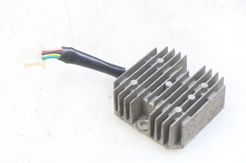 photo de REGULADOR DE CARGA SYM JET SPORT XR 50 (2006 - 2015) - Vista principal