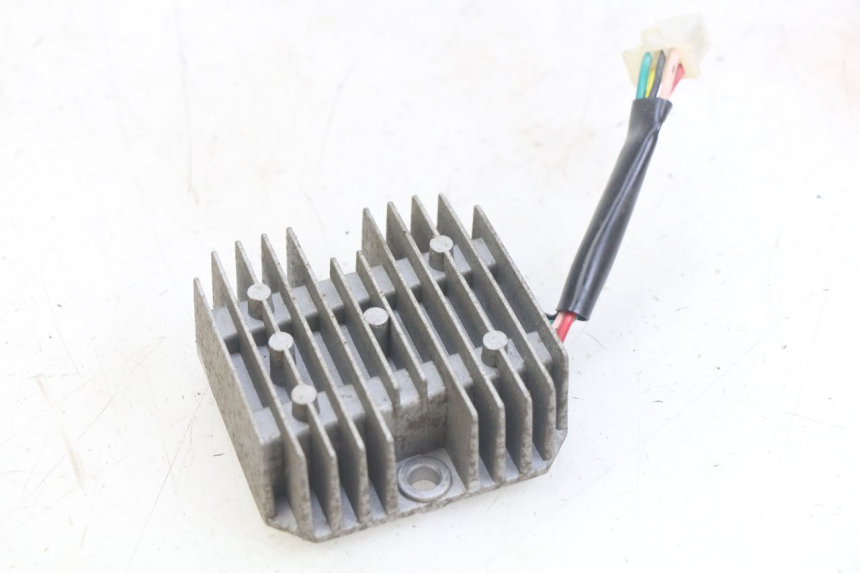 photo de REGULADOR DE CARGA SYM JET SPORT XR 50 (2006 - 2015) - Vista general del producto