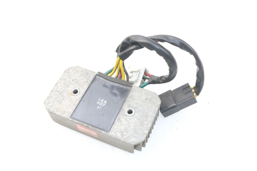 photo de REGULADOR SYM JOYMAX 250 (2013 - 2017) - Primer plano técnico