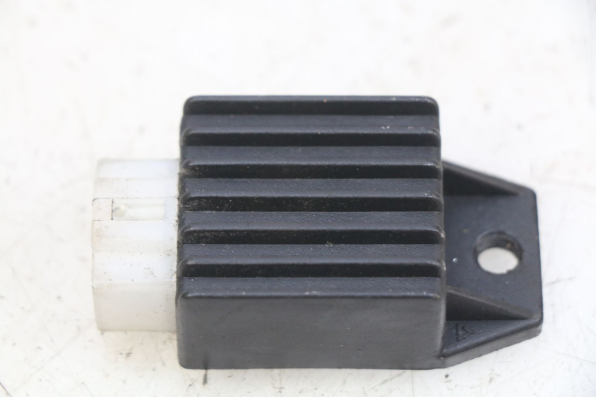 photo de REGULADOR DE CARGA PEUGEOT KISBEE 2T 50 (2010 - 2017) - Vista principal