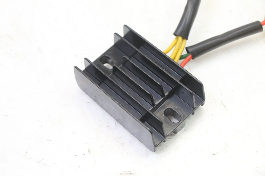 photo de REGULADOR DE CARGA PEUGEOT KISBEE 2T 50 (2018 - 2022) - Detalle de la pieza