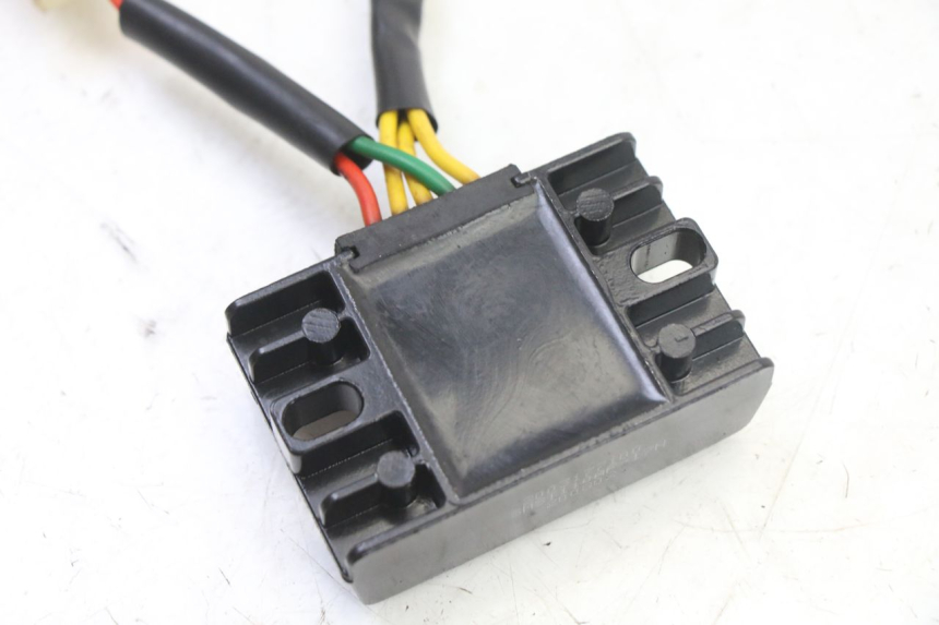 photo de REGULADOR DE CARGA PEUGEOT KISBEE 2T 50 (2018 - 2022) - Primer plano técnico