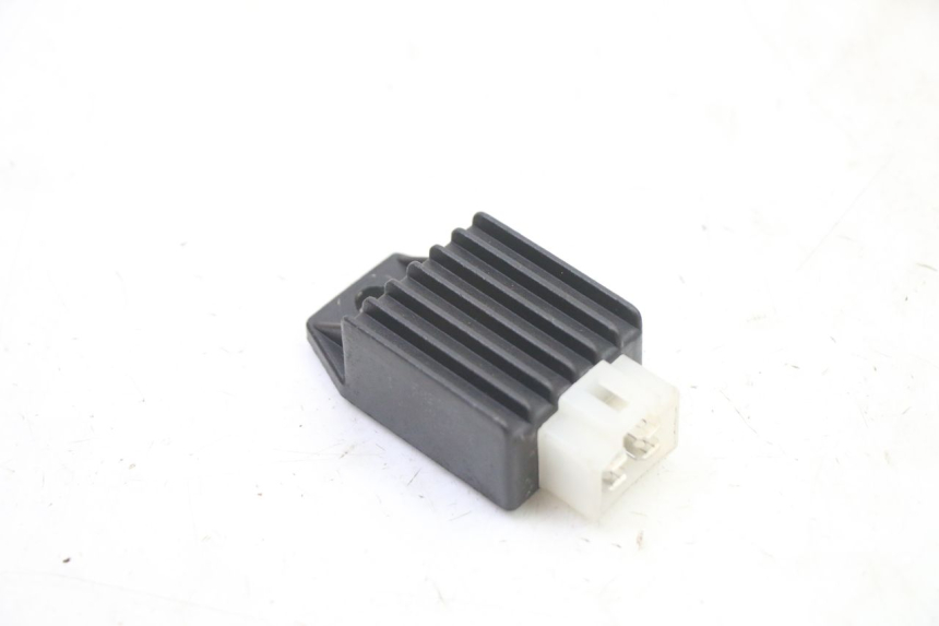 photo de REGULADOR DE CARGA PEUGEOT KISBEE 2T 50 (2010 - 2017) - Vista principal