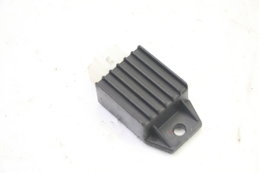 photo de REGULADOR DE CARGA PEUGEOT KISBEE 2T 50 (2010 - 2017) - Detalle de la pieza