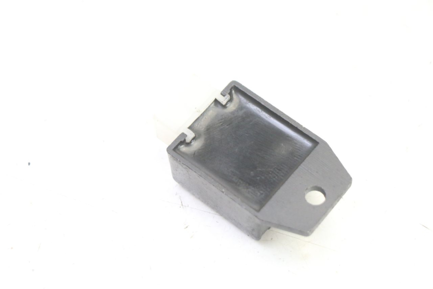 photo de REGULADOR DE CARGA PEUGEOT KISBEE 2T 50 (2010 - 2017) - Otra perspectiva