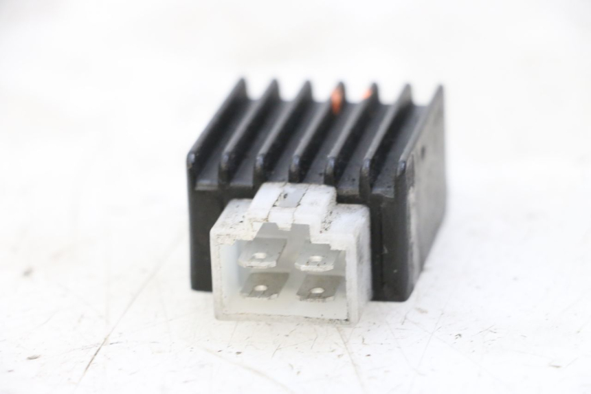 photo de REGULADOR DE CARGA PEUGEOT KISBEE 2T 50 (2010 - 2017) - Detalle de la pieza