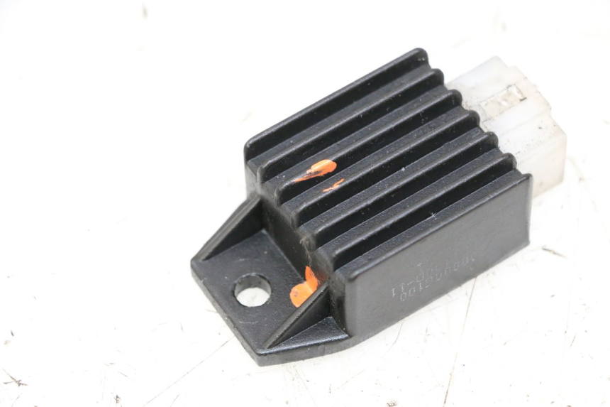 photo de REGULADOR DE CARGA PEUGEOT KISBEE 2T 50 (2010 - 2017) - Vista general del producto