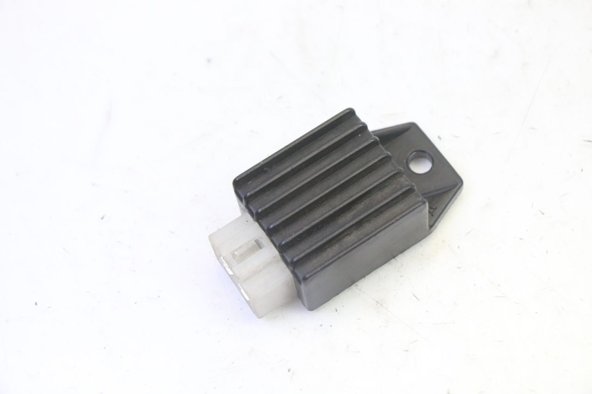 photo de REGULADOR DE CARGA PEUGEOT KISBEE 2T 50 (2010 - 2017) - Vista principal