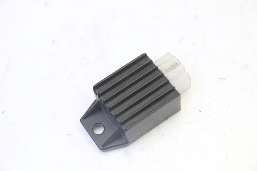 photo de REGULADOR DE CARGA PEUGEOT KISBEE 2T 50 (2010 - 2017) - Detalle de la pieza