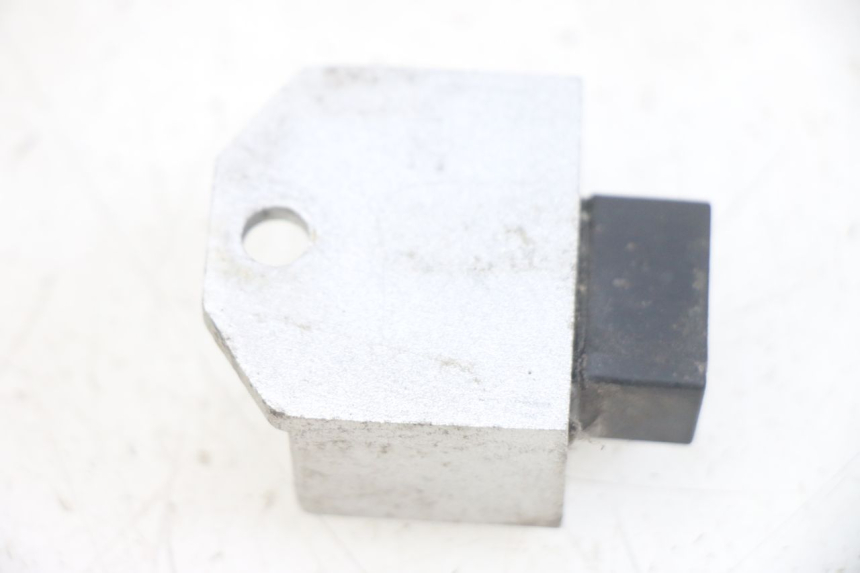 photo de REGULADOR DE CARGA PEUGEOT KISBEE 4T 50 (2010 - 2017) - Zoom estado de uso