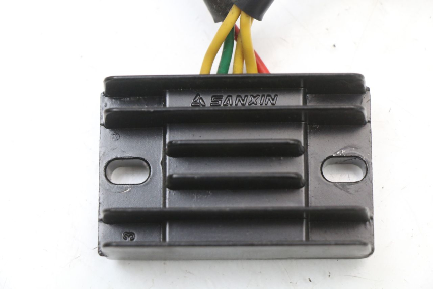 photo de REGULADOR DE CARGA PEUGEOT KISBEE 4T 50 (2018 - 2022) - Detalle de la pieza