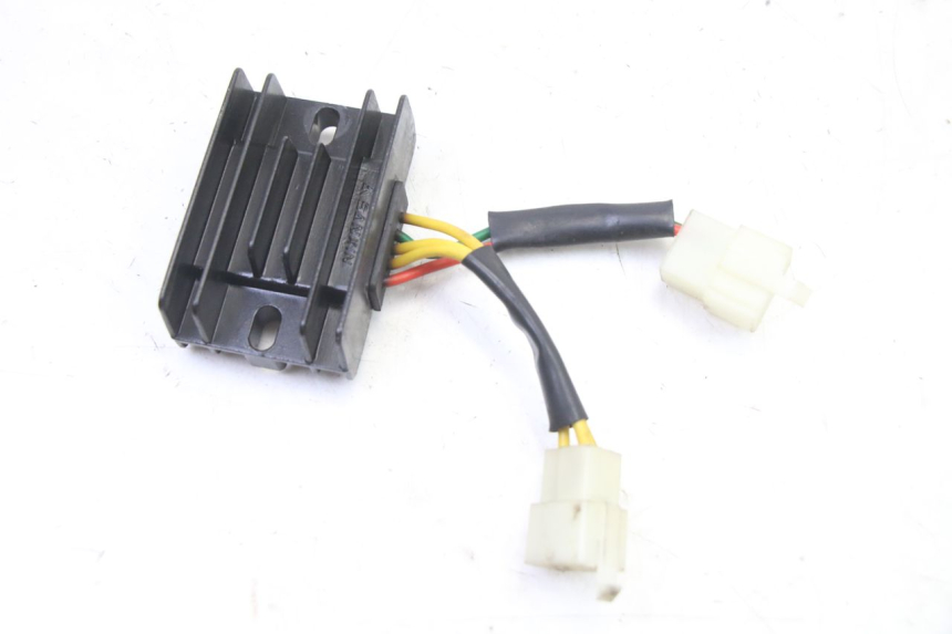 photo de REGULADOR DE CARGA PEUGEOT KISBEE 4T 50 (2018 - 2022) - Zoom estado de uso