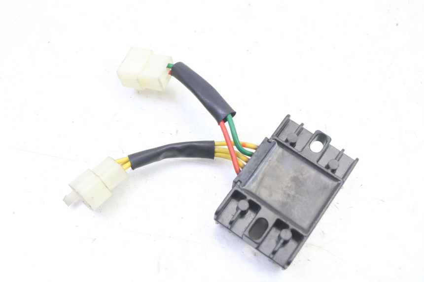 photo de REGULADOR DE CARGA PEUGEOT KISBEE 4T 50 (2018 - 2022) - Otra perspectiva