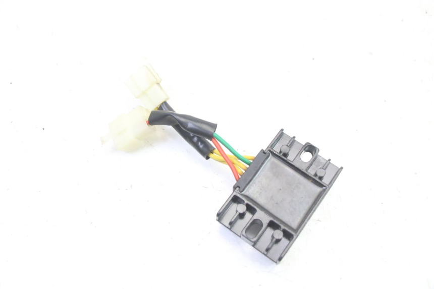 photo de REGULADOR DE CARGA PEUGEOT KISBEE 4T 50 (2018 - 2022) - Zoom estado de uso