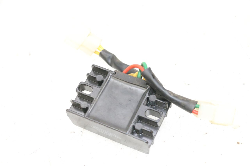 photo de REGULADOR DE CARGA PEUGEOT KISBEE 4T 50 (2018 - 2022) - Detalle de la pieza