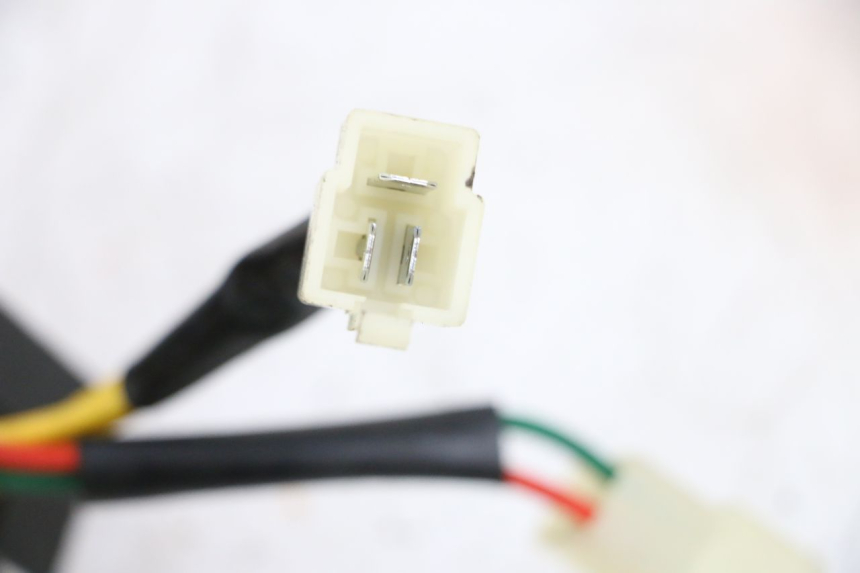 photo de REGULADOR DE CARGA PEUGEOT KISBEE 4T 50 (2018 - 2022) - Otra perspectiva